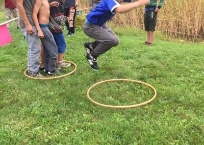 Bērni spēlē spēles