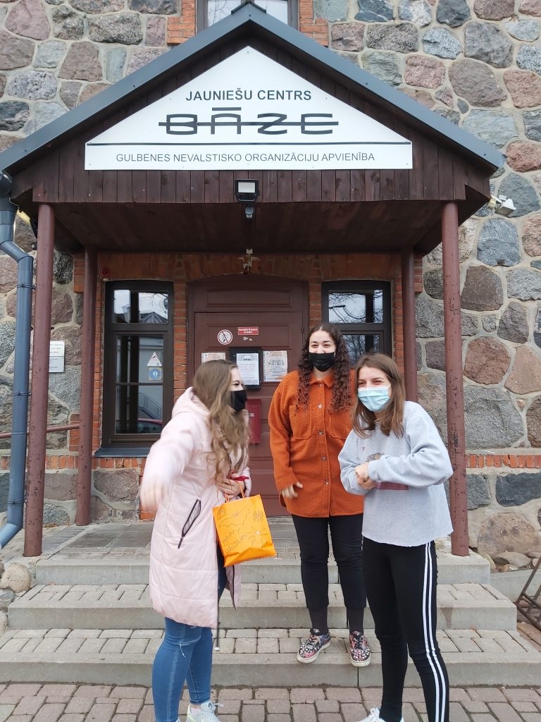  jauniešu centrā “Bāze”