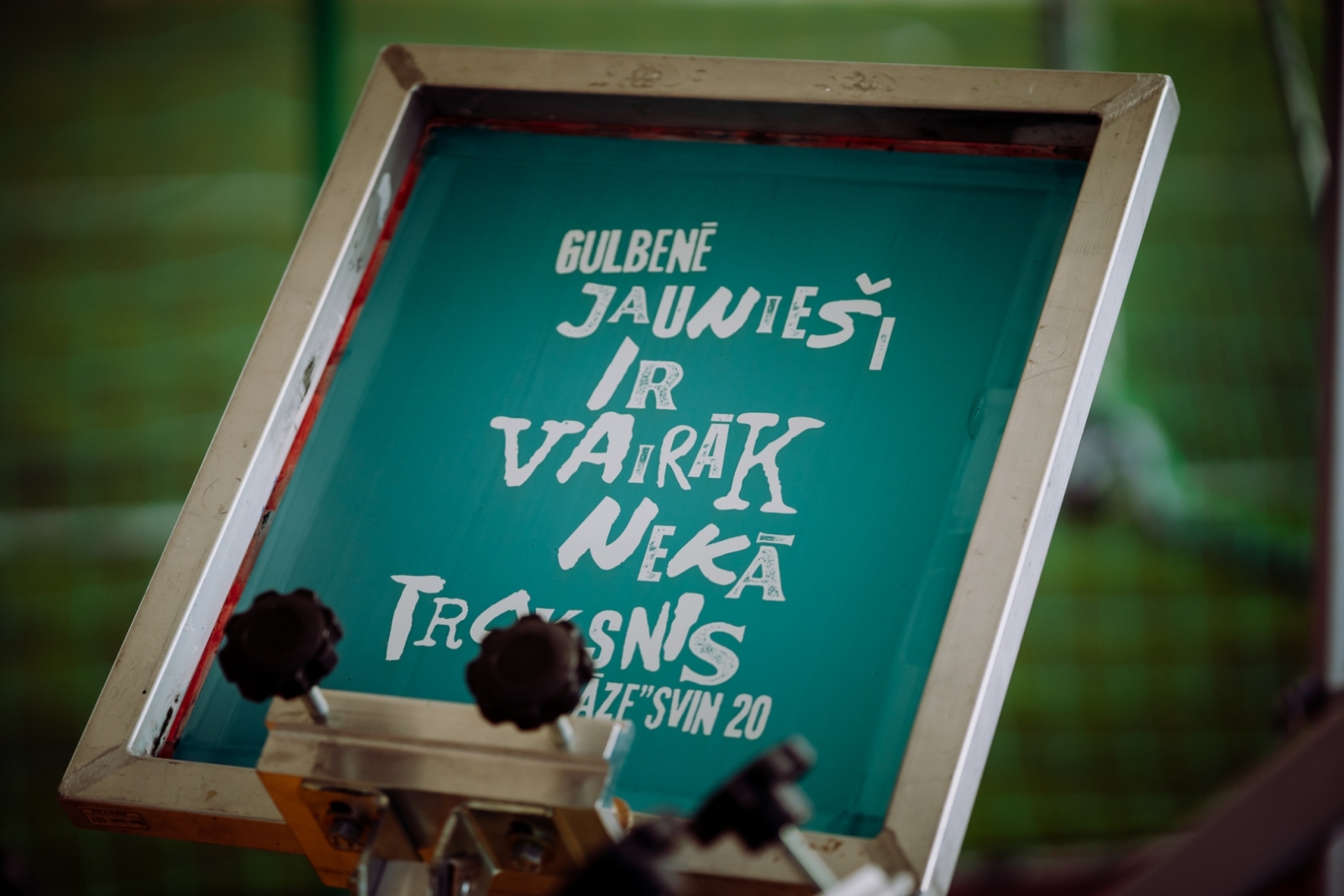 uzraksts gulbenē jaunieši ir vairāk nekā troksnis