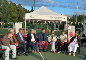 jauniešu festivāla diskusija ar deputātiem un jauniešiem